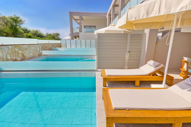 Alea Hotel & Suites - Джуниър сюит със собствен басейн